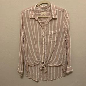 American Eagle Long Sleeve Button Down Blouse